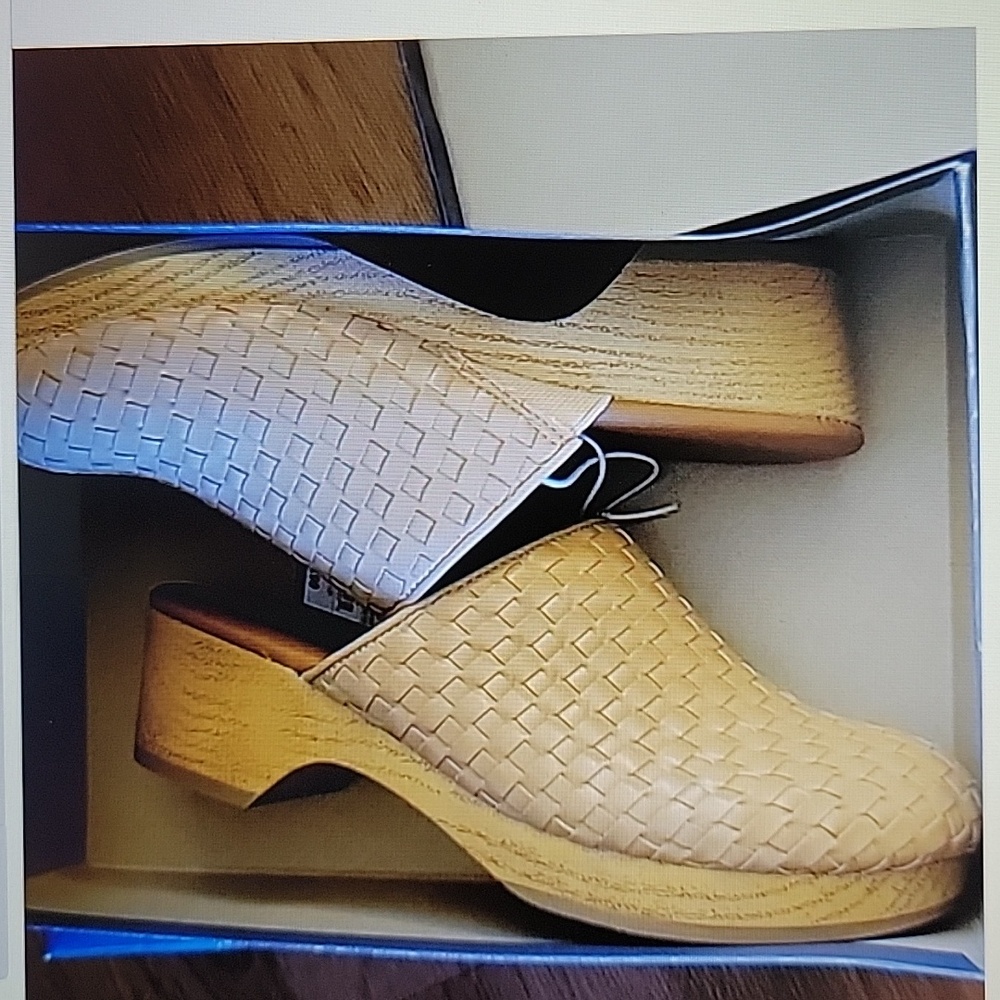 Universal Thread Magnolia Tan wedge mule 2.75" block heel memory foam New in box - Picture 2 of 8